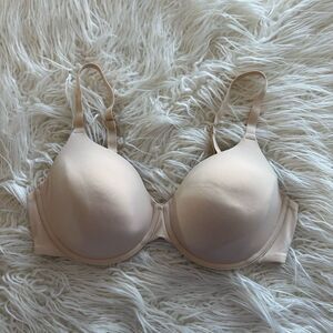 Skims Fits Everybody T-shirt Bra Sand Size 40C